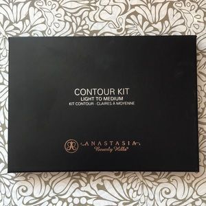 Anastasia Beverly Hills Contour Kit Light-Medium